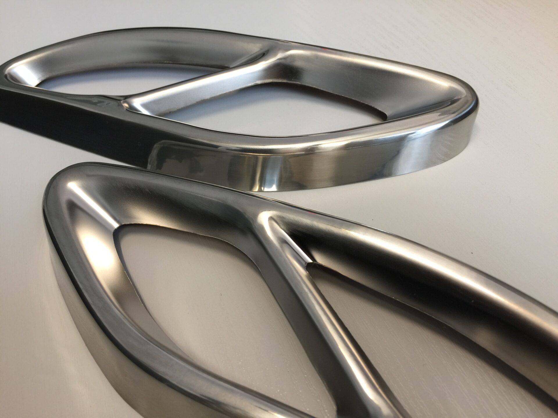 Endrohrblende Mercedes : zweiflutige Optik GL X166